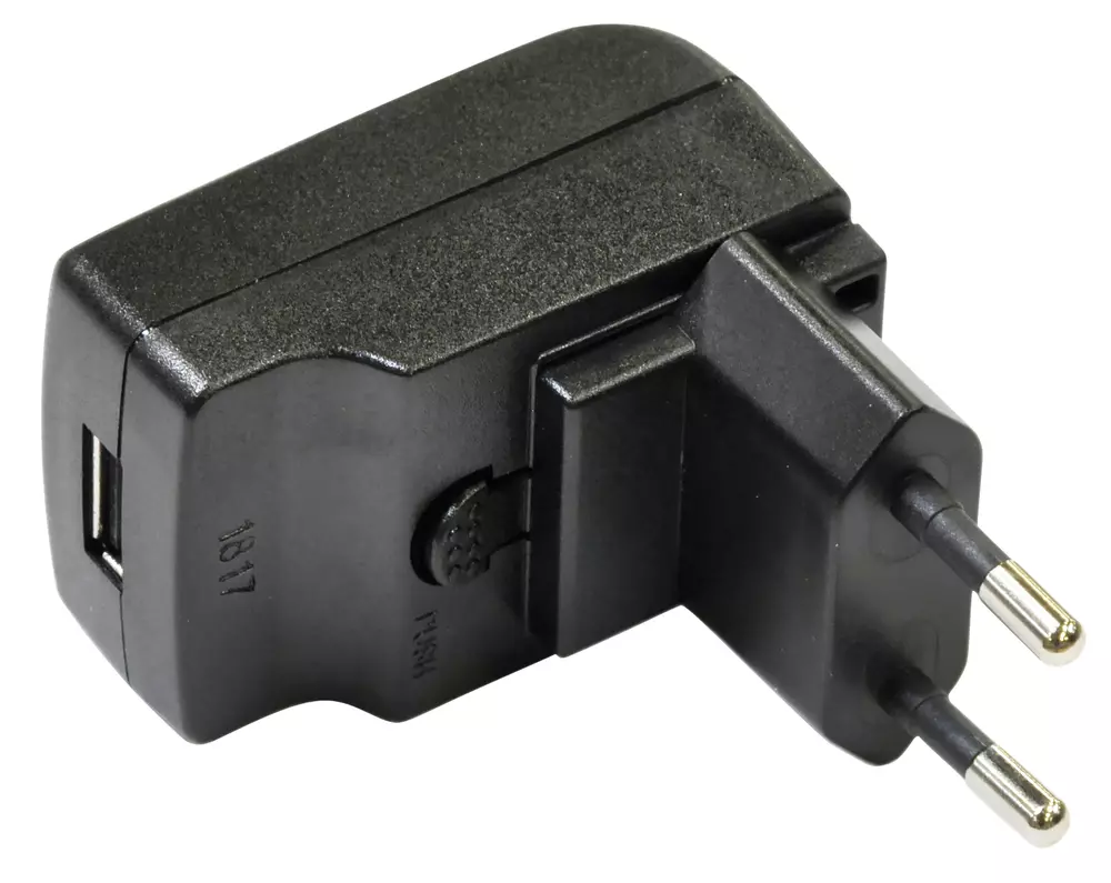 Adaptador AC con puerto mico USB MAKITA 198363-7