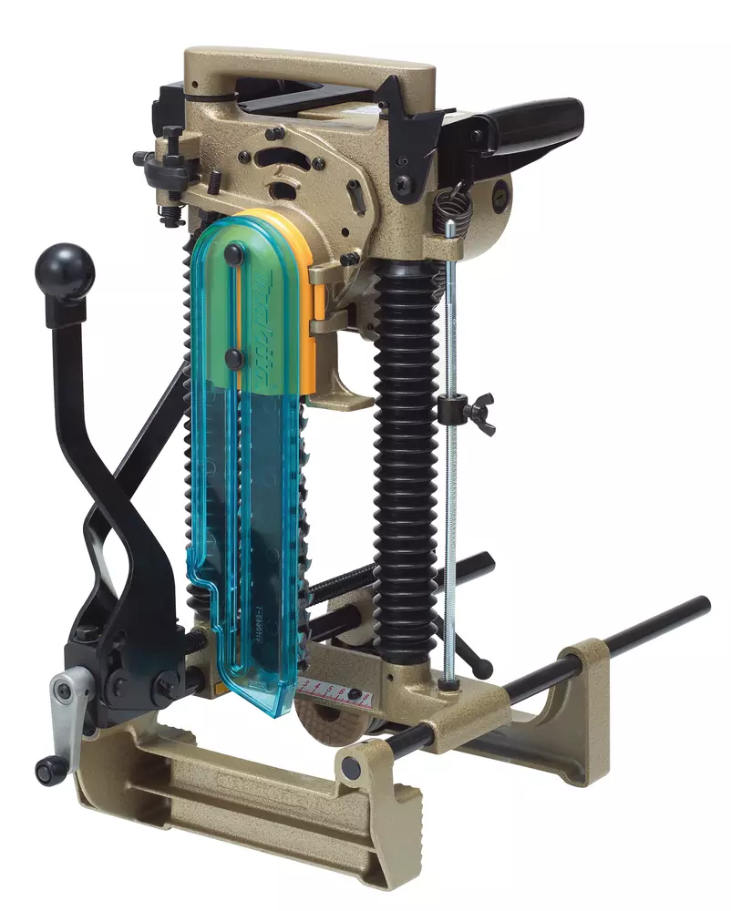 Escopleadora de cadena  1.140 W &middot; 3.200 min-&sup1; MAKITA 7104L