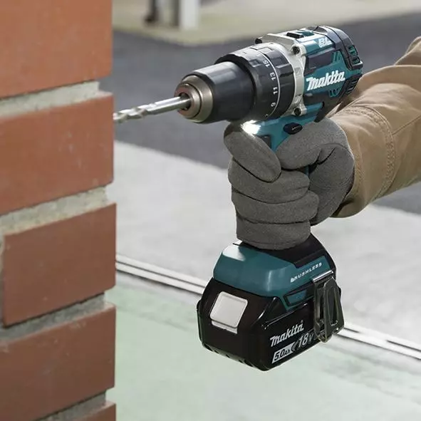 Taladro combinado BL 18V LXT 13 mm 2 Bat. 5 Ah. Maletin